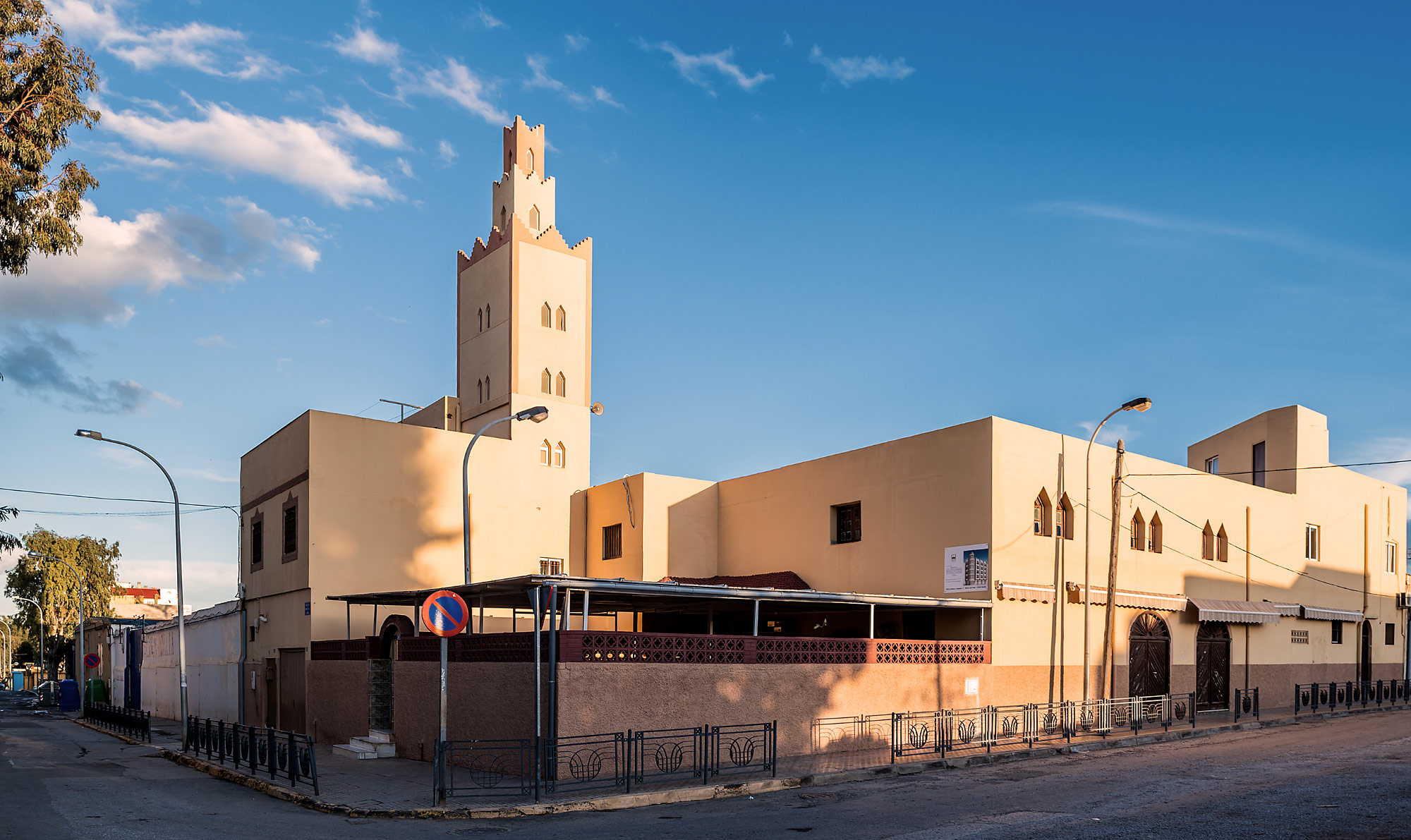 Mezquita barrio real, Melilla (Photo: Erisgp, License CC-BY-SA)